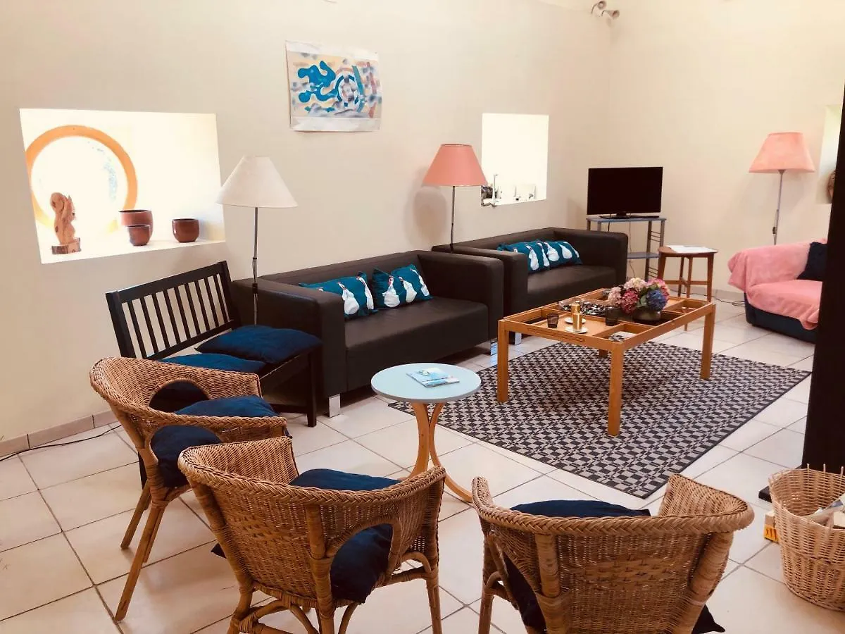 Le Champ Hotel La Chaise-Dieu 0*,